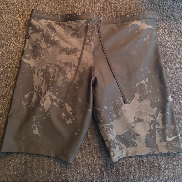 Nike Dri-Fit ADV Run Division 4” Black/Grey Running Shorts Size 2XL - Picture 3 of 10